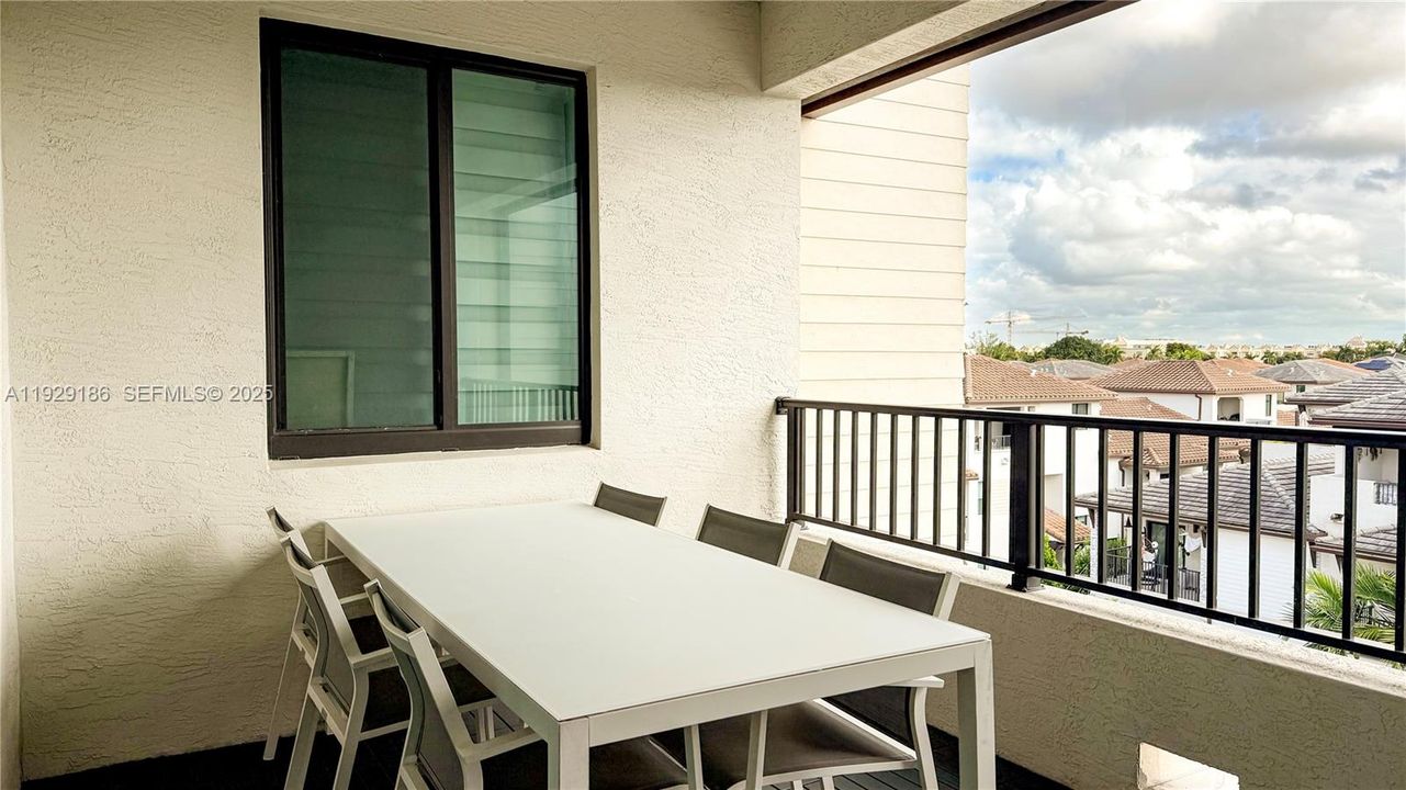 For Sale: $1,350,000 (3 beds, 3 baths, 2789 Square Feet)