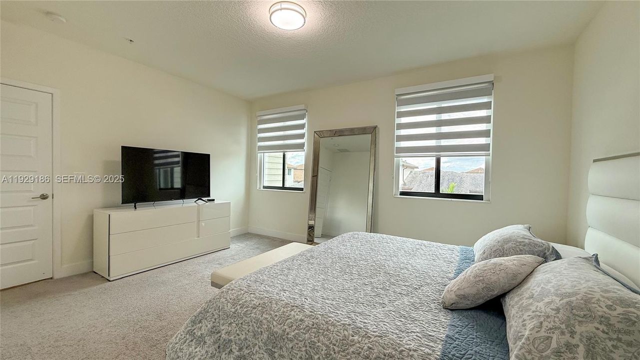 For Sale: $1,350,000 (3 beds, 3 baths, 2789 Square Feet)