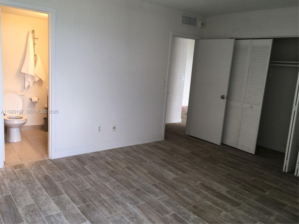 For Rent: $2,140 (2 beds, 2 baths, 963 Square Feet)