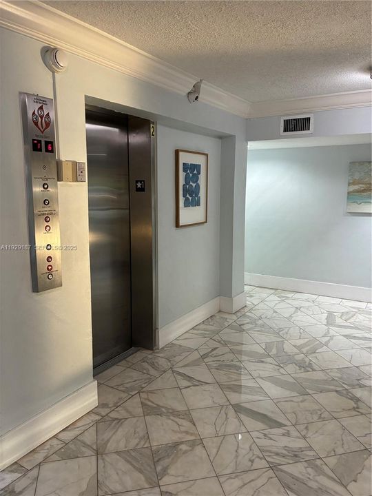 For Rent: $2,140 (2 beds, 2 baths, 963 Square Feet)