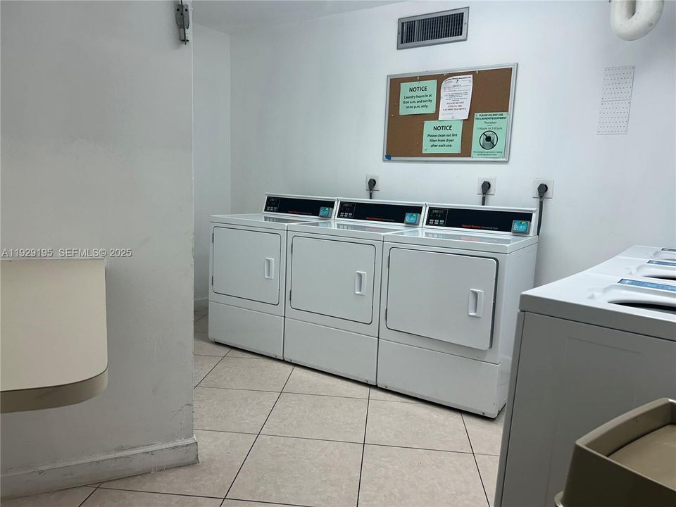 For Sale: $139,995 (1 beds, 1 baths, 780 Square Feet)