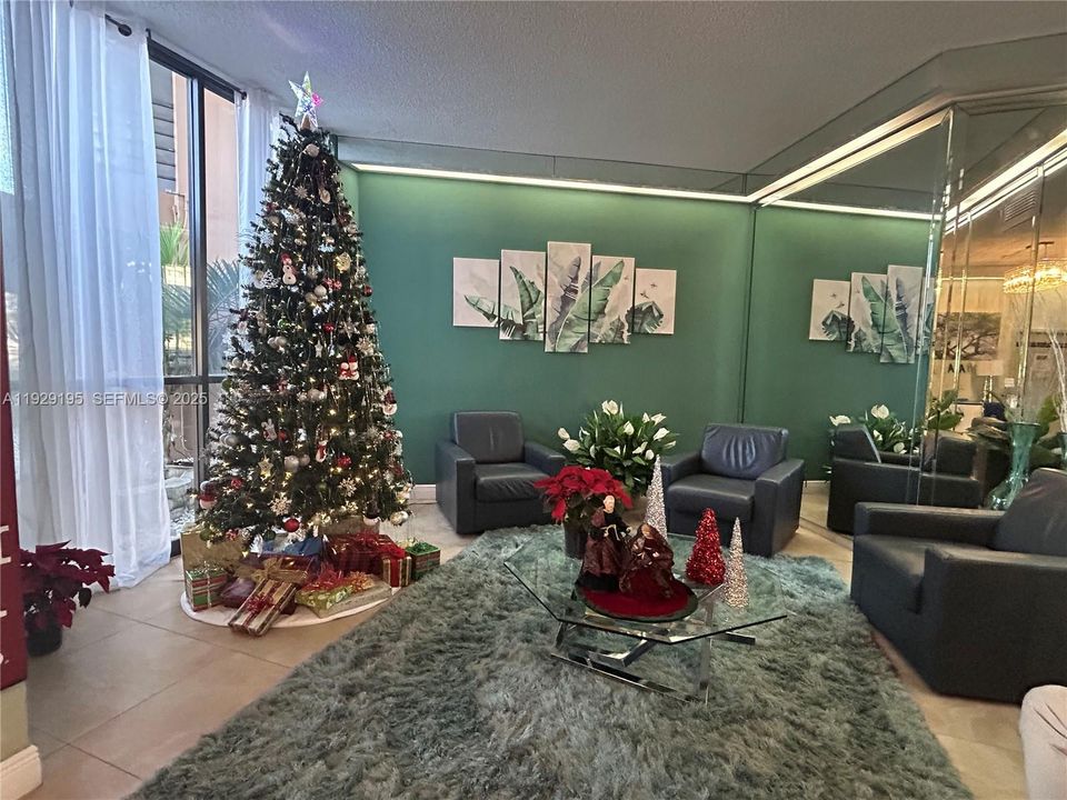 For Sale: $139,995 (1 beds, 1 baths, 780 Square Feet)