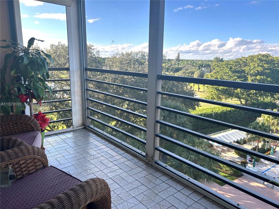 For Sale: $139,995 (1 beds, 1 baths, 780 Square Feet)