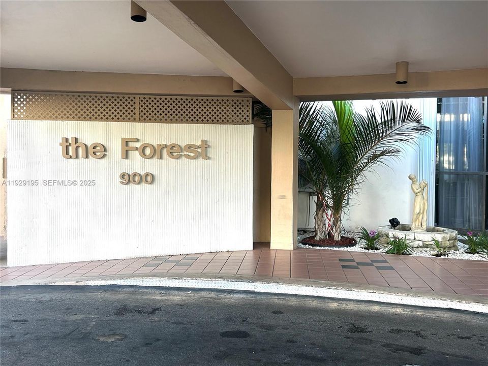 For Sale: $139,995 (1 beds, 1 baths, 780 Square Feet)