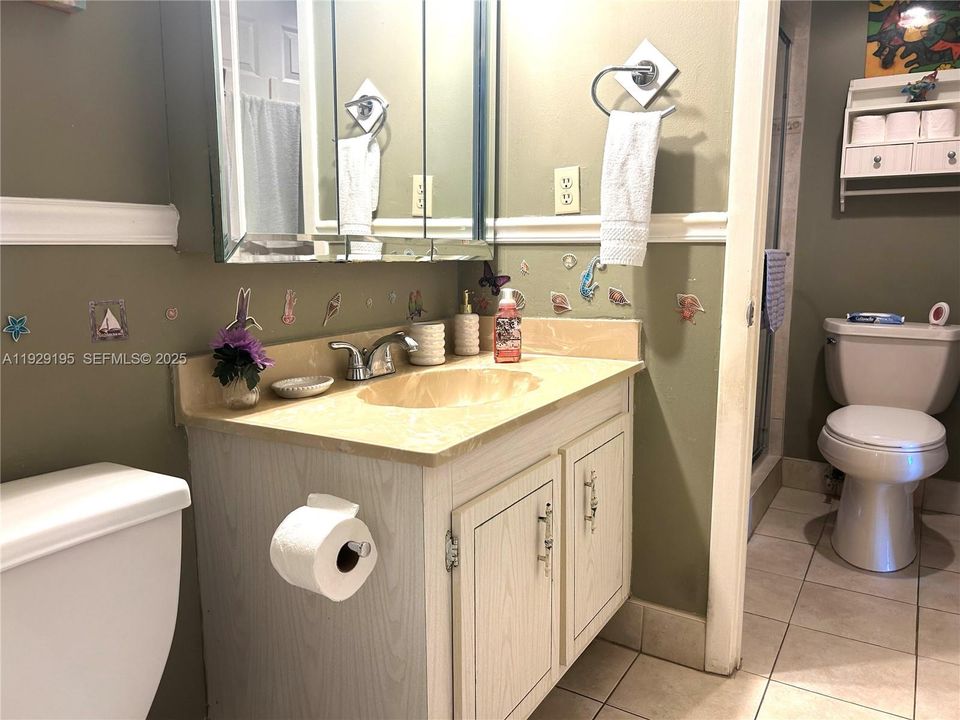1/2 bathroom