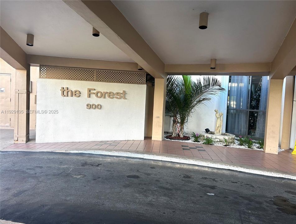 For Sale: $139,995 (1 beds, 1 baths, 780 Square Feet)