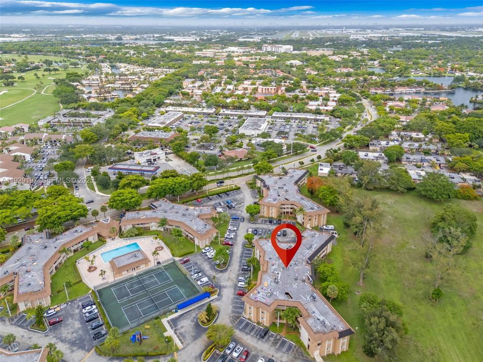 На продажу: $380,000 (2 спален, 2 ванн, 1020 Квадратных фут)