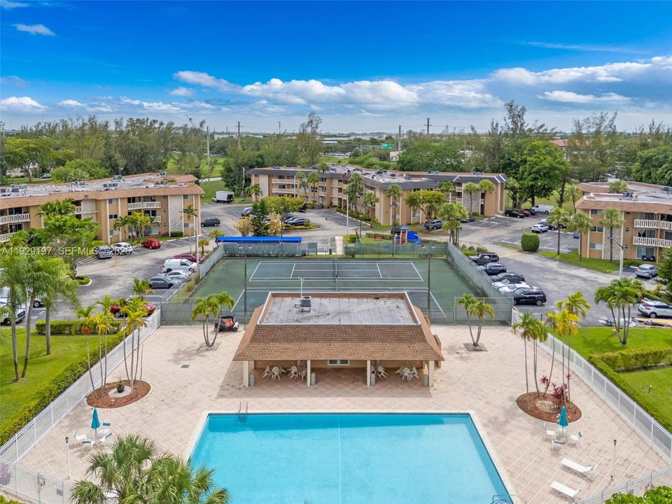 На продажу: $380,000 (2 спален, 2 ванн, 1020 Квадратных фут)