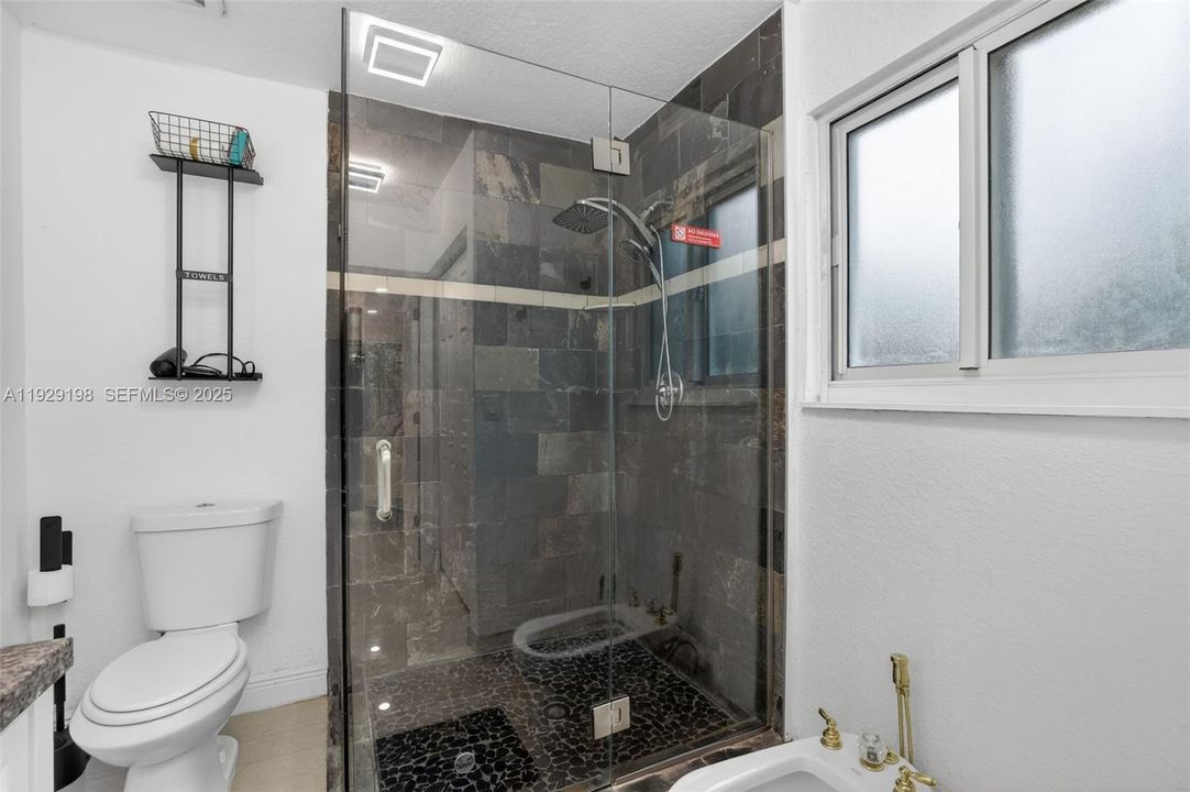 На продажу: $514,999 (3 спален, 2 ванн, 1310 Квадратных фут)