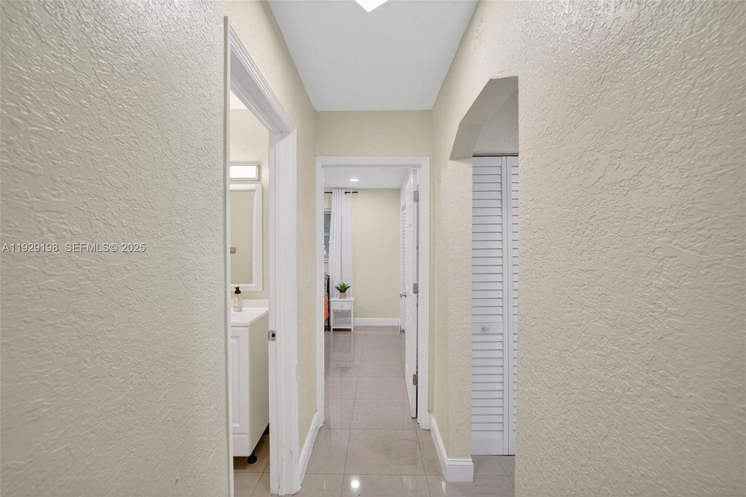 На продажу: $514,999 (3 спален, 2 ванн, 1310 Квадратных фут)