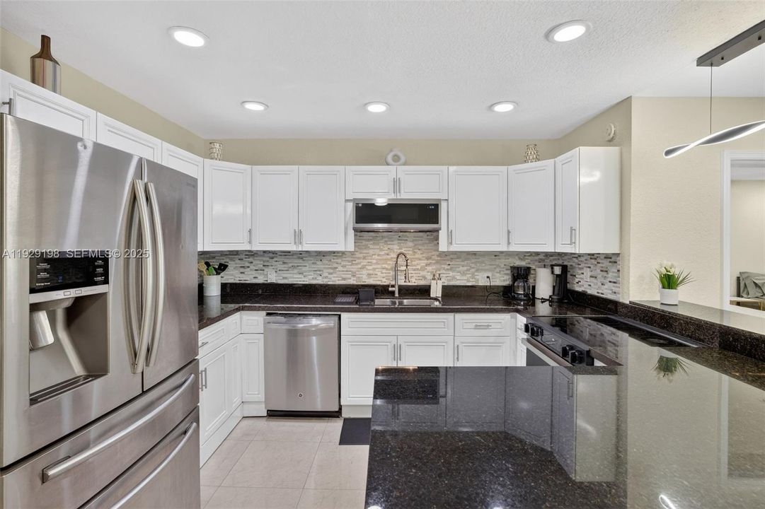 На продажу: $514,999 (3 спален, 2 ванн, 1310 Квадратных фут)