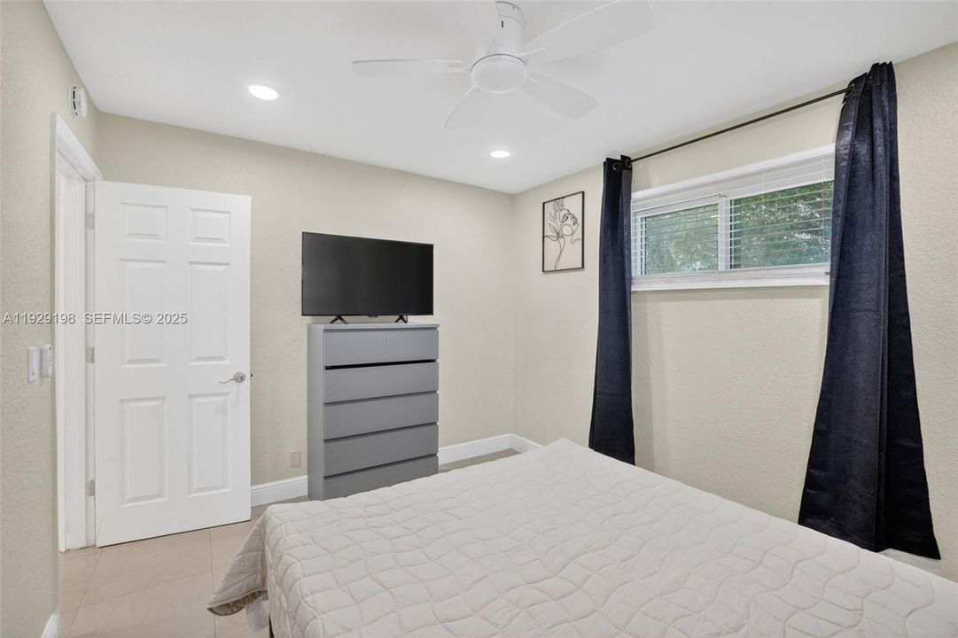 На продажу: $514,999 (3 спален, 2 ванн, 1310 Квадратных фут)