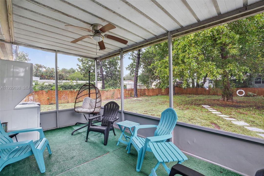 На продажу: $514,999 (3 спален, 2 ванн, 1310 Квадратных фут)