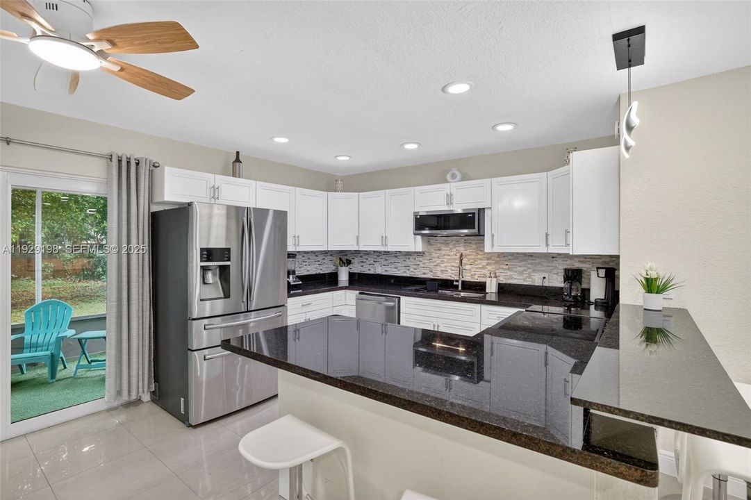 На продажу: $514,999 (3 спален, 2 ванн, 1310 Квадратных фут)