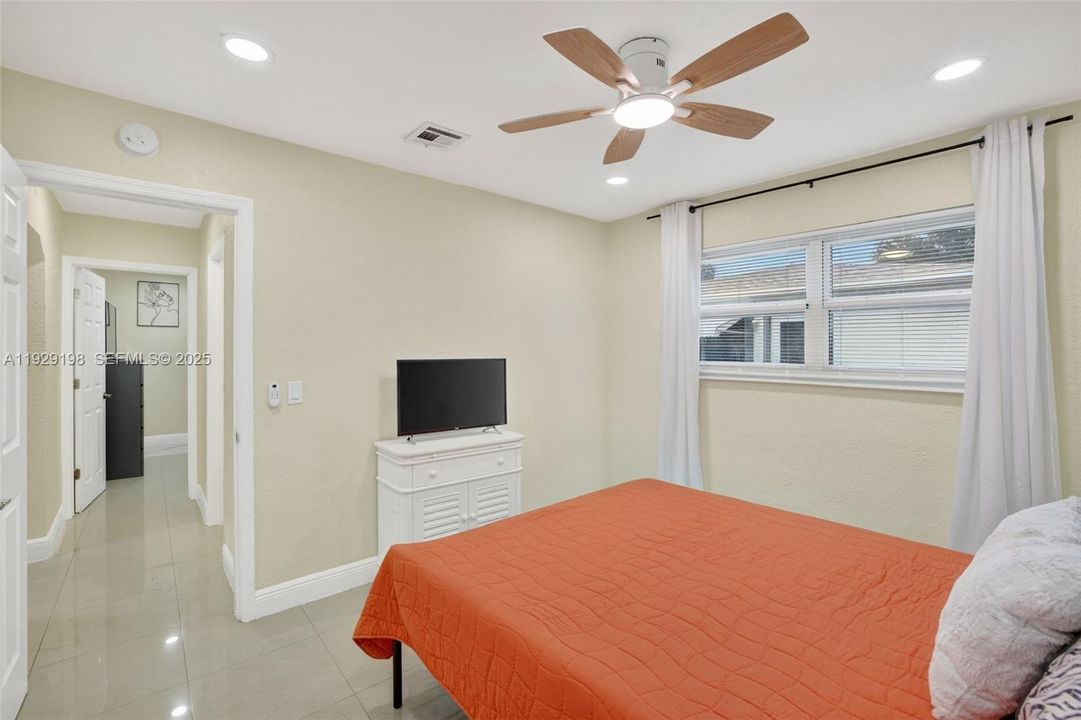 На продажу: $514,999 (3 спален, 2 ванн, 1310 Квадратных фут)