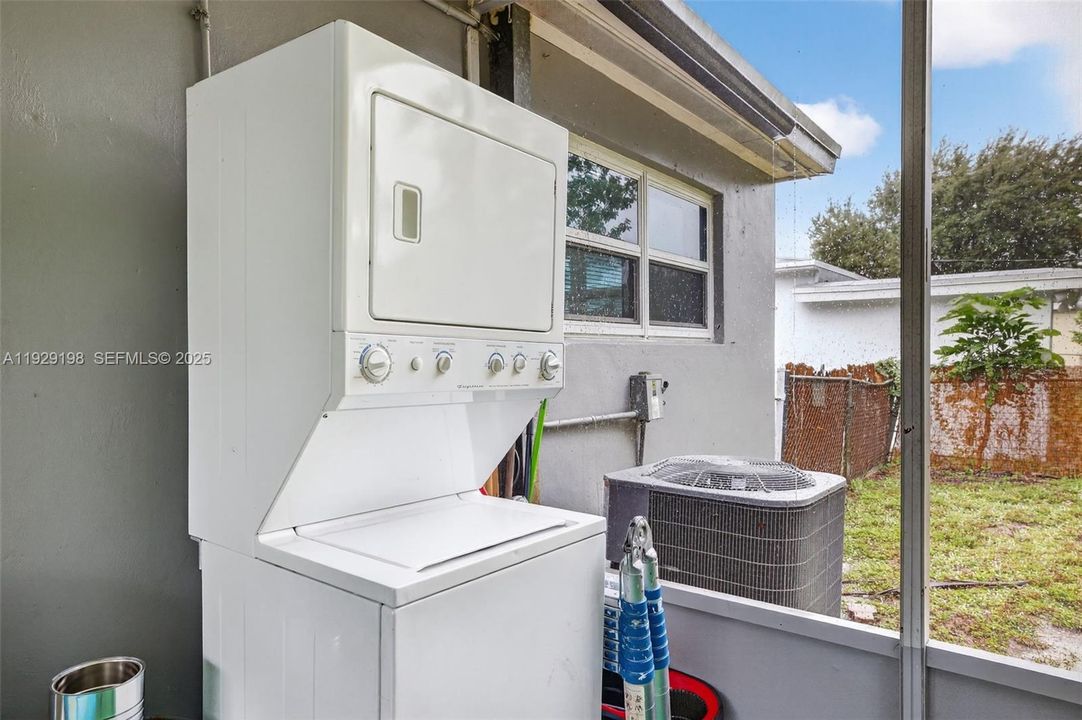 На продажу: $514,999 (3 спален, 2 ванн, 1310 Квадратных фут)