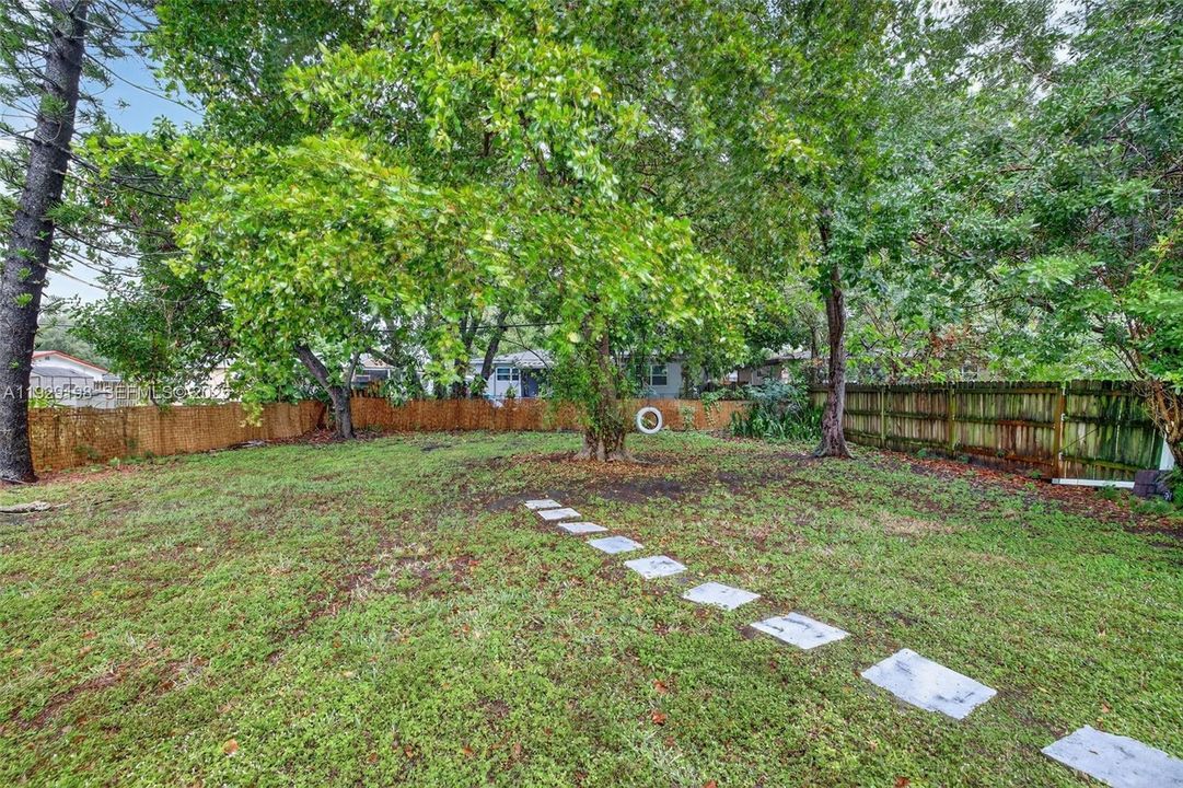 На продажу: $514,999 (3 спален, 2 ванн, 1310 Квадратных фут)