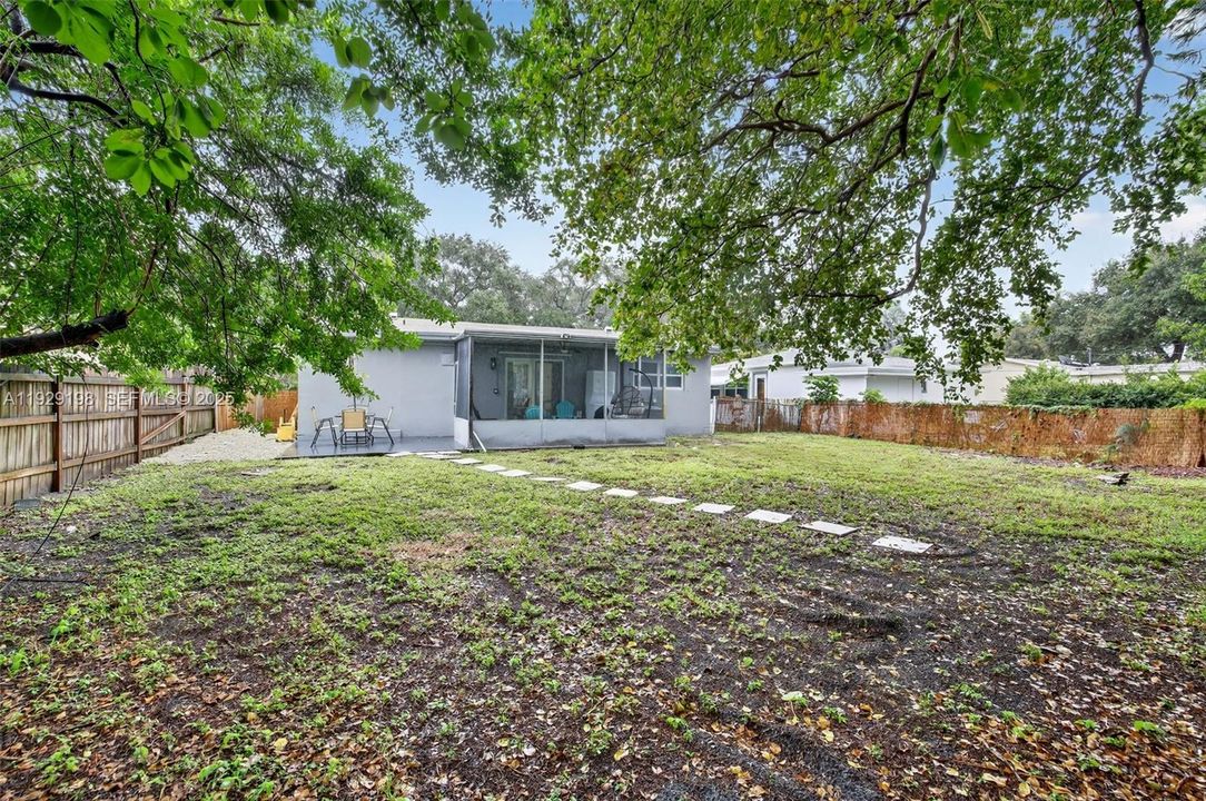 На продажу: $514,999 (3 спален, 2 ванн, 1310 Квадратных фут)