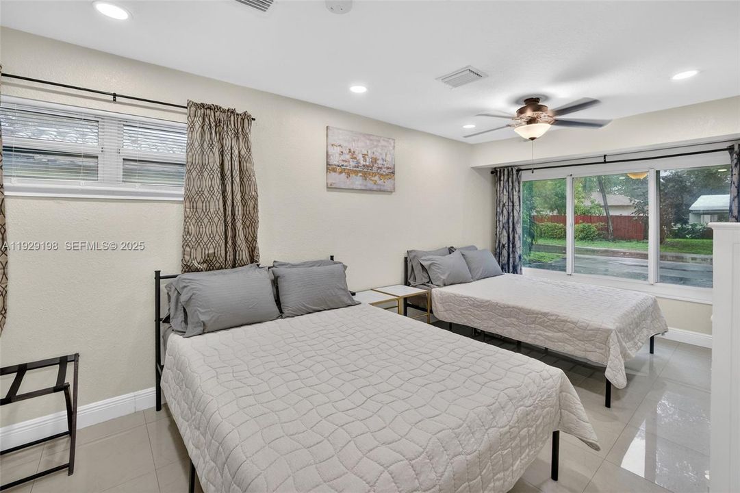 На продажу: $514,999 (3 спален, 2 ванн, 1310 Квадратных фут)