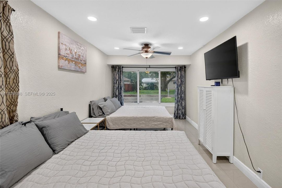 На продажу: $514,999 (3 спален, 2 ванн, 1310 Квадратных фут)