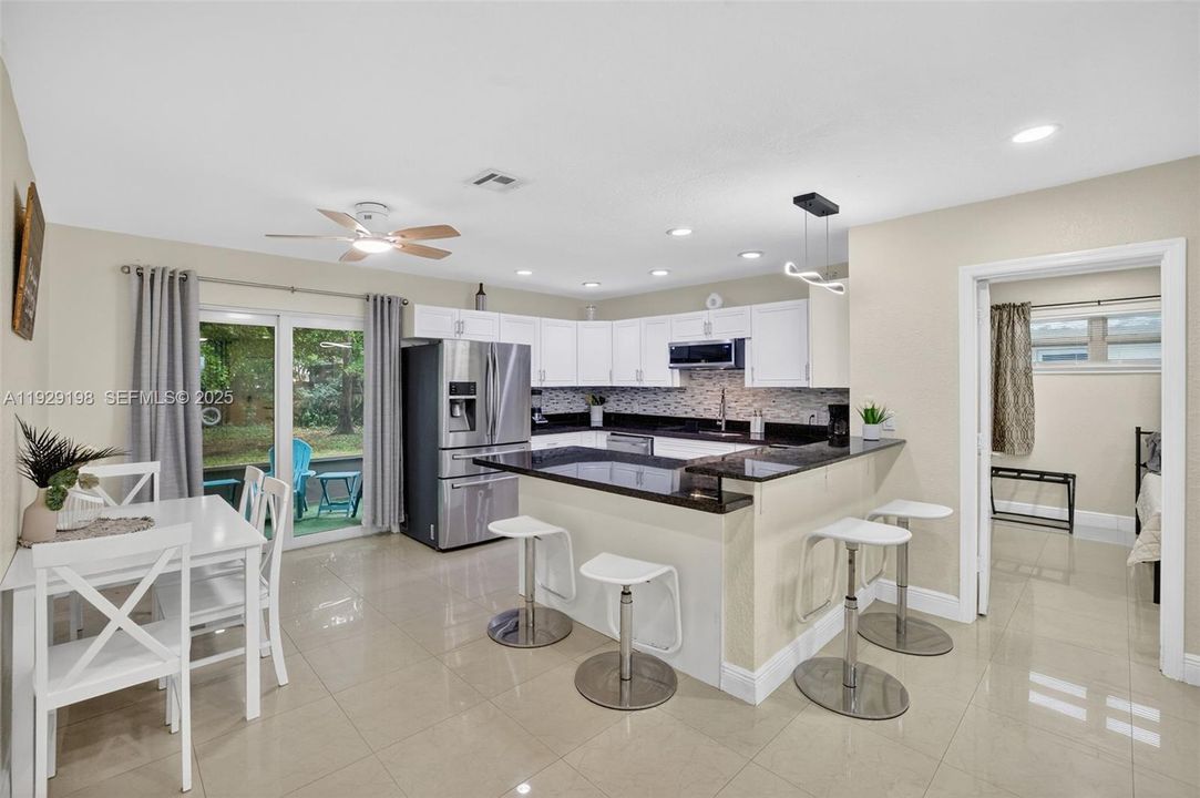 На продажу: $514,999 (3 спален, 2 ванн, 1310 Квадратных фут)