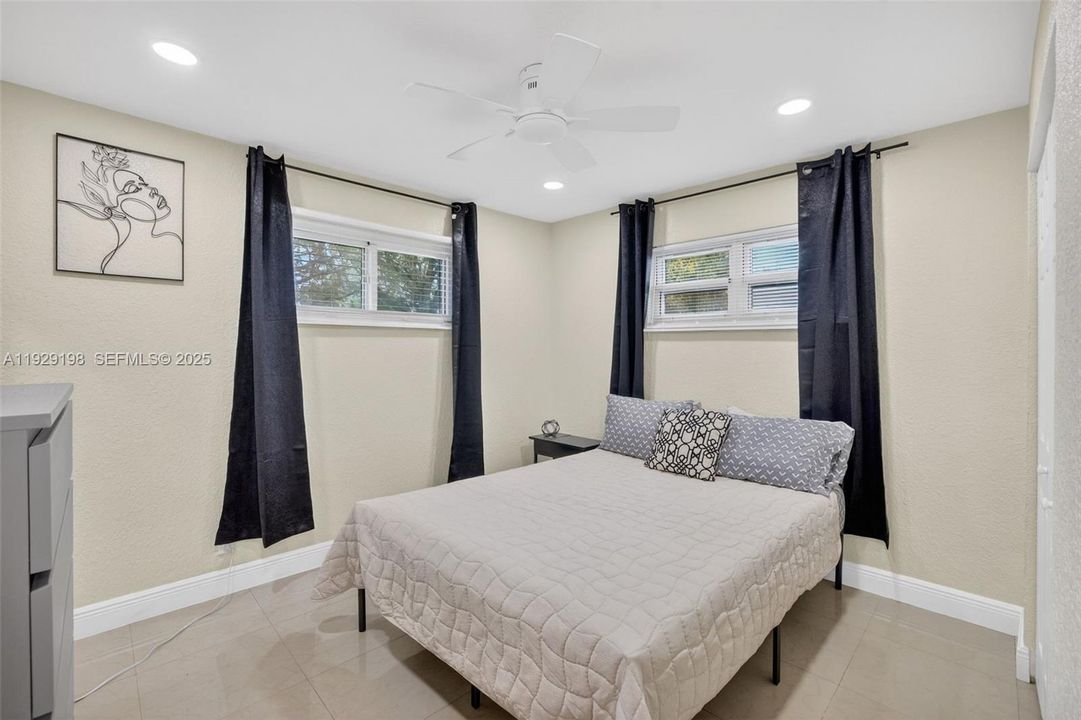 На продажу: $514,999 (3 спален, 2 ванн, 1310 Квадратных фут)