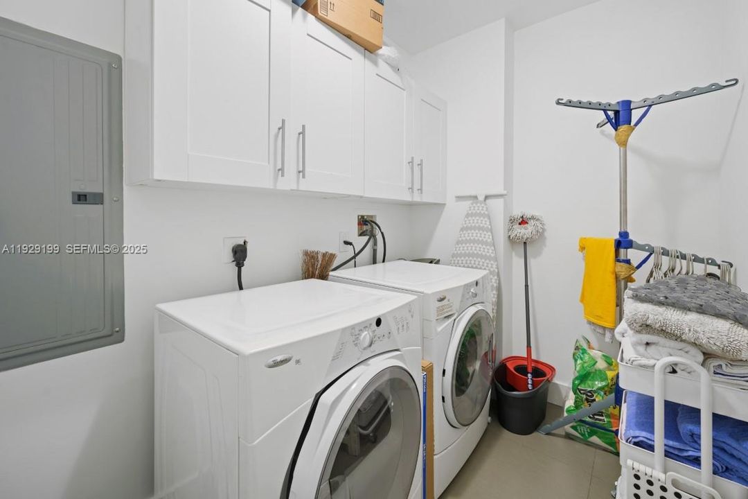 待售: $879,900 (2 贝兹, 2 浴室, 1477 平方英尺)