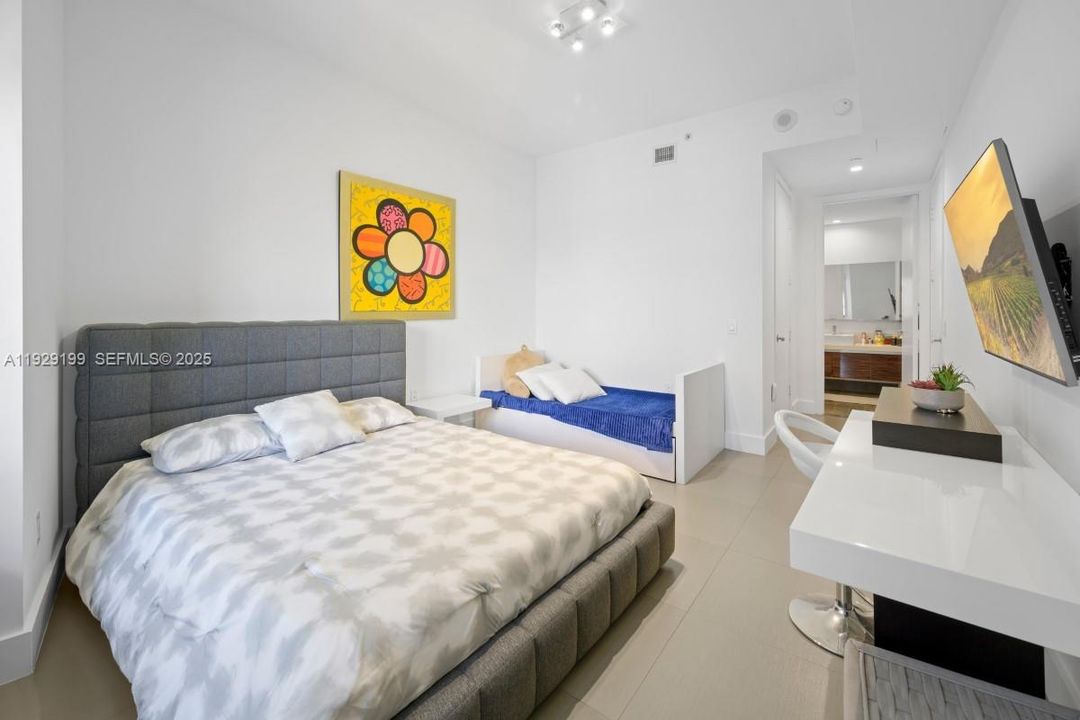 待售: $879,900 (2 贝兹, 2 浴室, 1477 平方英尺)