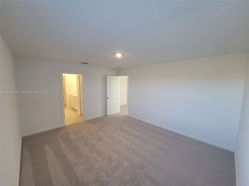 В аренду: $2,200 (4 спален, 2 ванн, 0 Квадратных фут)