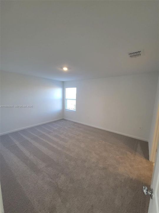 В аренду: $2,200 (4 спален, 2 ванн, 0 Квадратных фут)