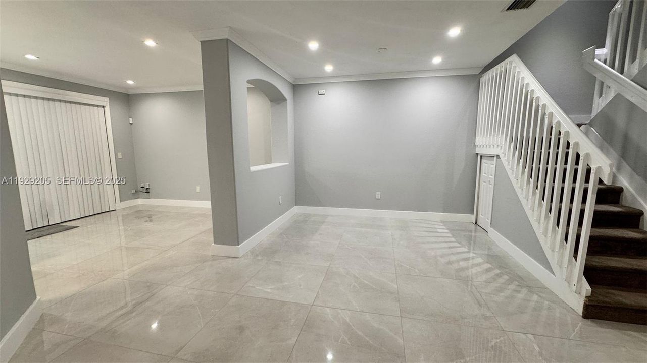 For Rent: $3,650 (4 beds, 3 baths, 1985 Square Feet)