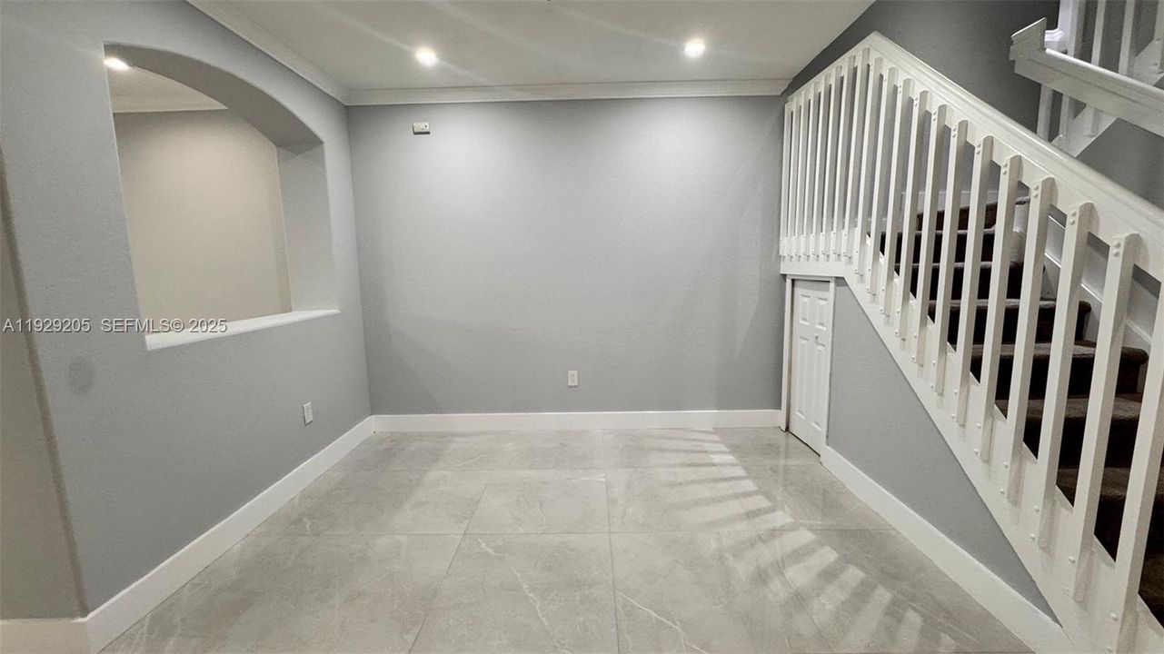 For Rent: $3,650 (4 beds, 3 baths, 1985 Square Feet)