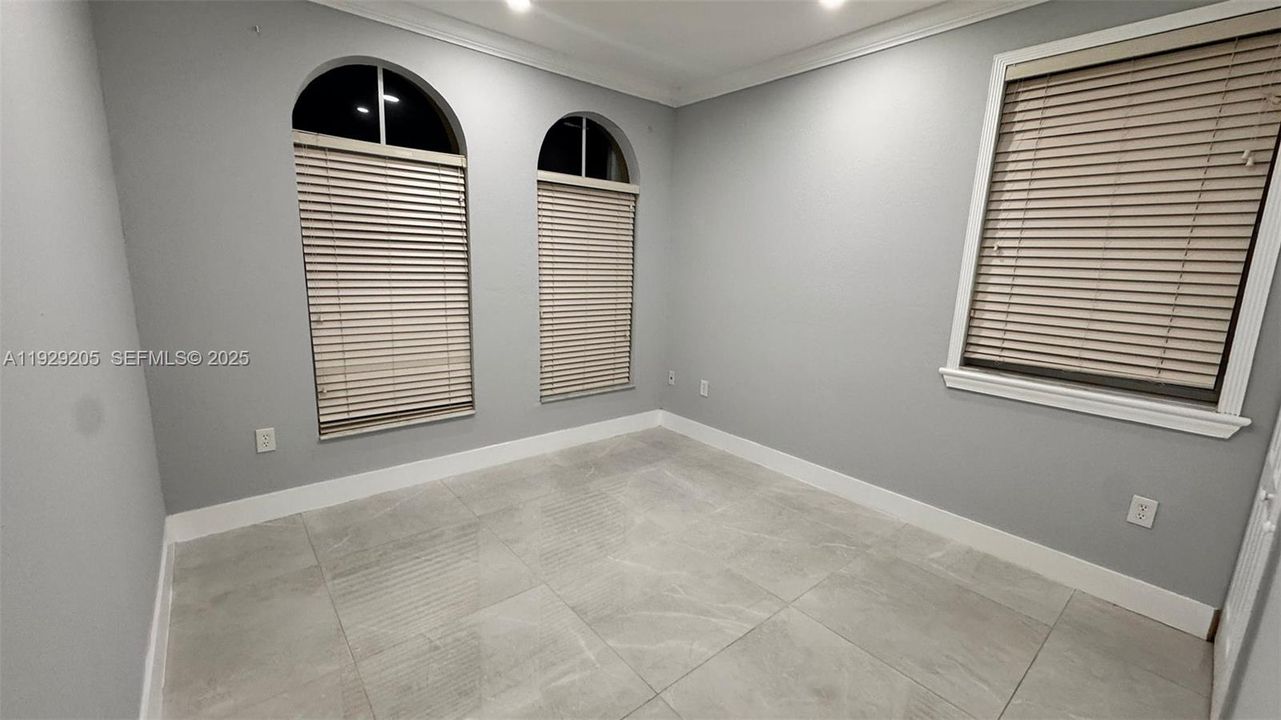 For Rent: $3,650 (4 beds, 3 baths, 1985 Square Feet)