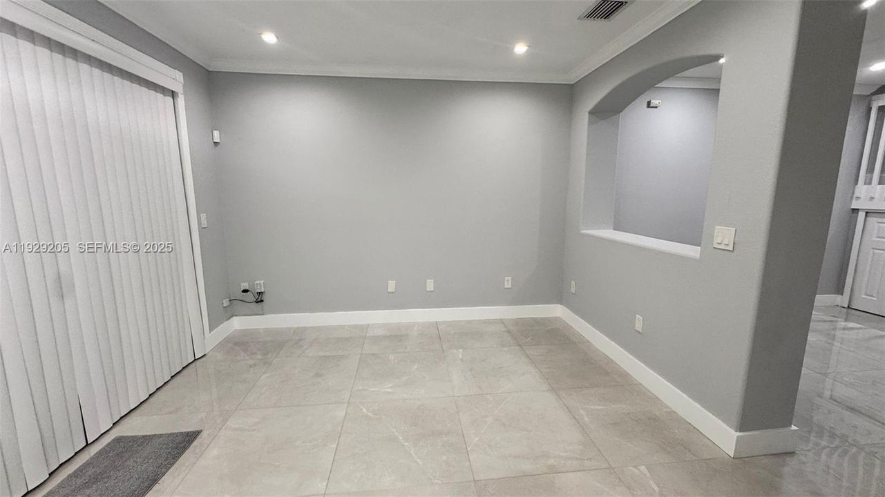 For Rent: $3,650 (4 beds, 3 baths, 1985 Square Feet)