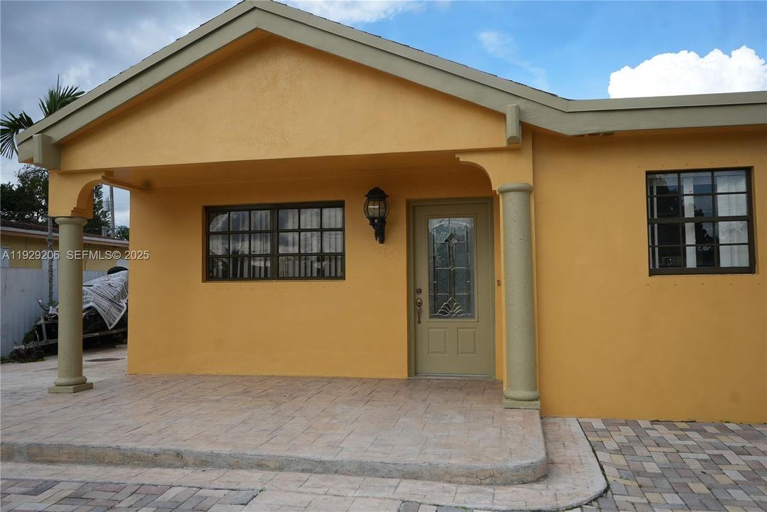 For Sale: $785,000 (6 beds, 3 baths, 3437 Square Feet)