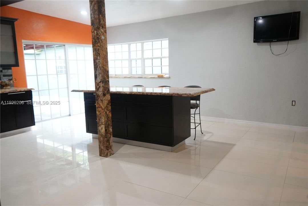 For Sale: $785,000 (6 beds, 3 baths, 3437 Square Feet)