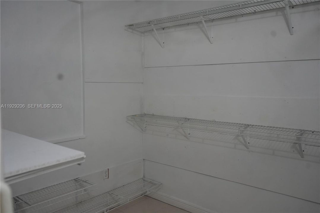 For Sale: $785,000 (6 beds, 3 baths, 3437 Square Feet)