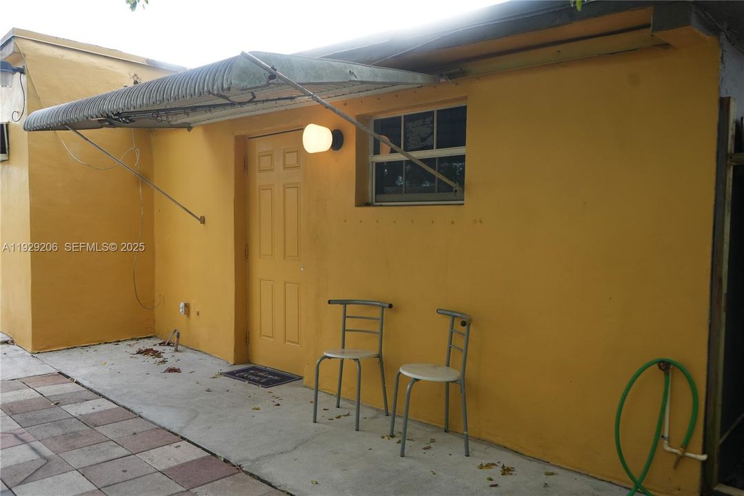 For Sale: $785,000 (6 beds, 3 baths, 3437 Square Feet)