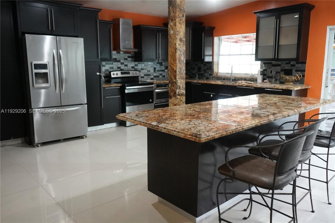 For Sale: $785,000 (6 beds, 3 baths, 3437 Square Feet)