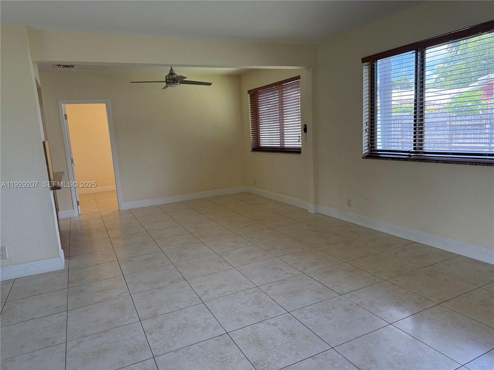 В аренду: $2,100 (2 спален, 2 ванн, 0 Квадратных фут)