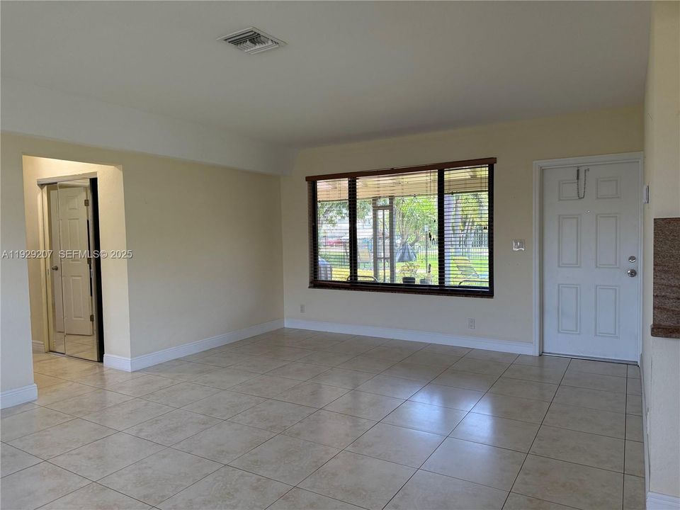 В аренду: $2,100 (2 спален, 2 ванн, 0 Квадратных фут)