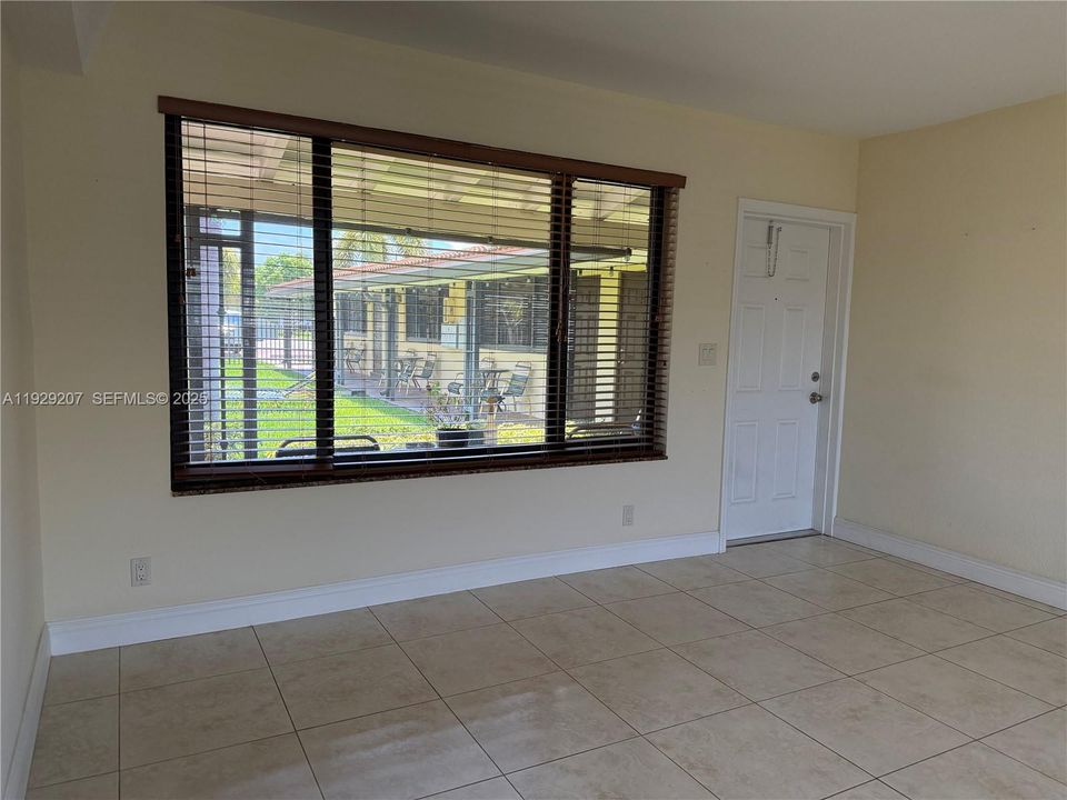 В аренду: $2,100 (2 спален, 2 ванн, 0 Квадратных фут)