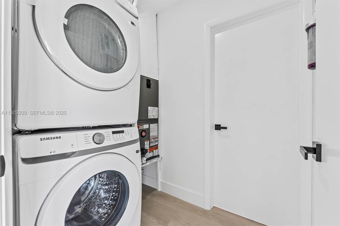 For Rent: $3,300 (3 beds, 2 baths, 1200 Square Feet)