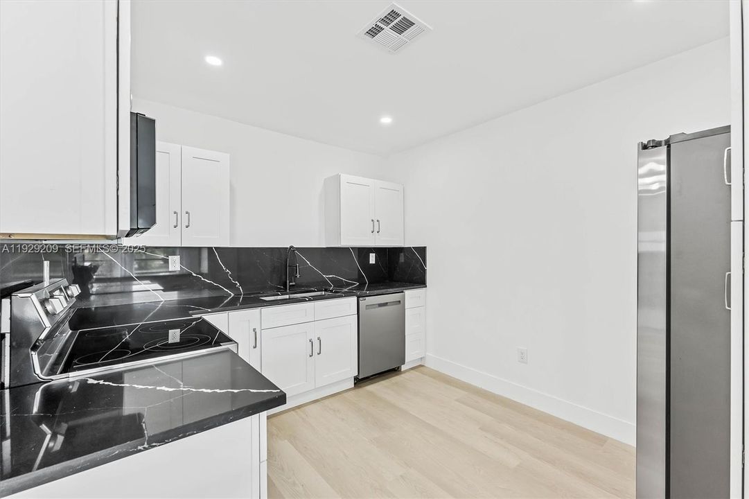 For Rent: $3,300 (3 beds, 2 baths, 1200 Square Feet)