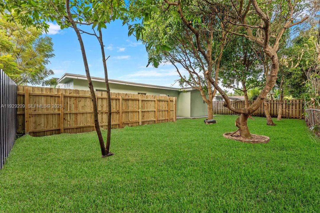 For Rent: $3,300 (3 beds, 2 baths, 1200 Square Feet)