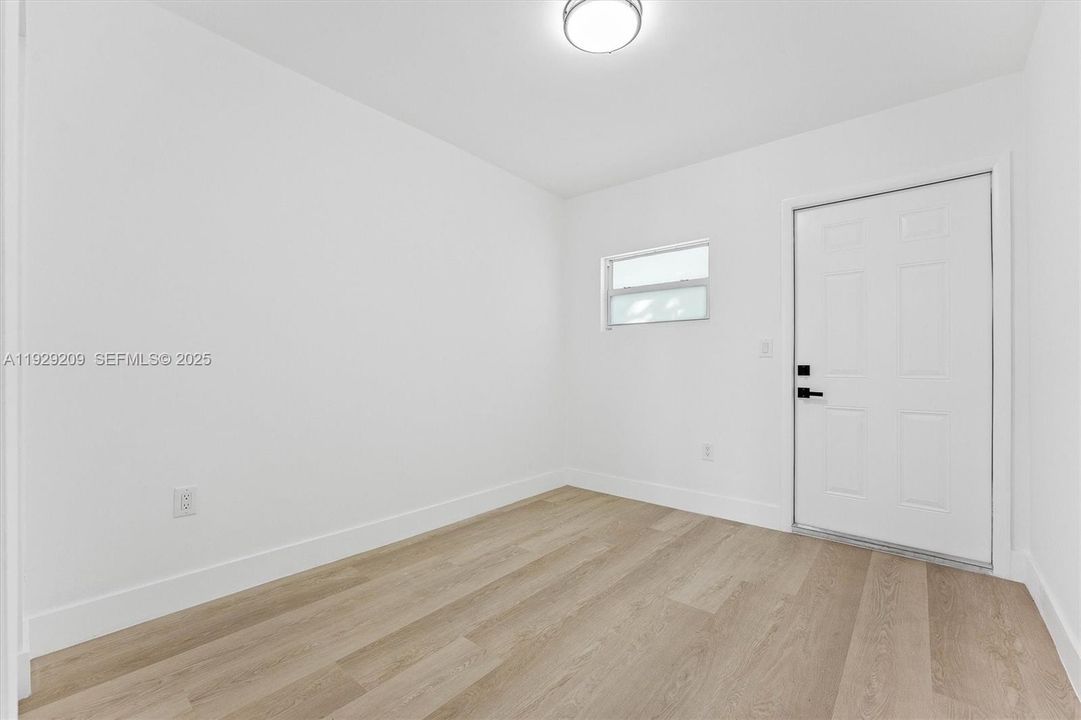 For Rent: $3,300 (3 beds, 2 baths, 1200 Square Feet)