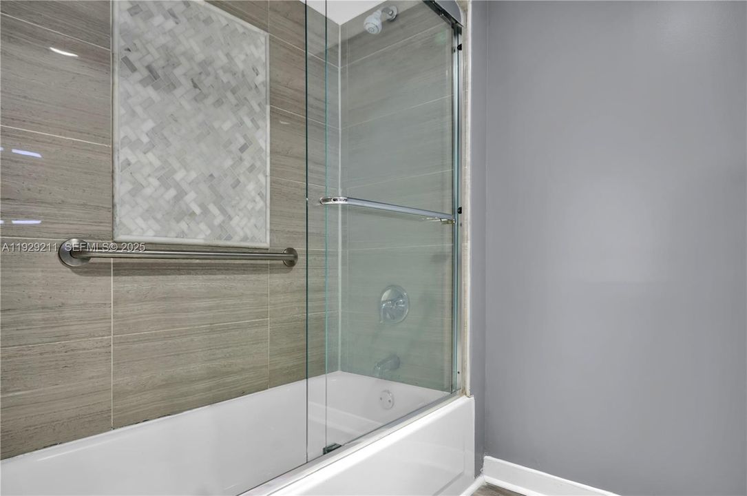 В аренду: $4,800 (3 спален, 3 ванн, 2025 Квадратных фут)