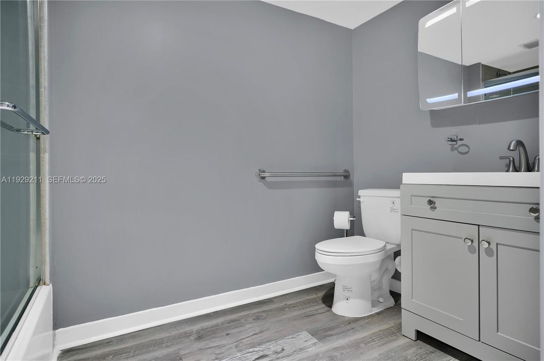 В аренду: $4,800 (3 спален, 3 ванн, 2025 Квадратных фут)