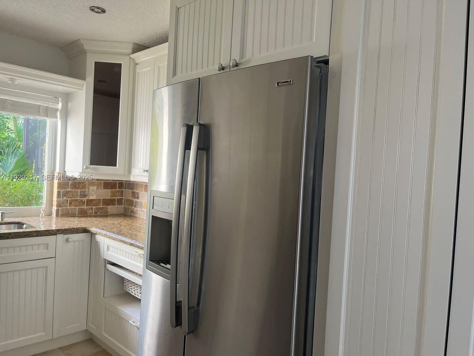 For Rent: $3,000 (2 beds, 2 baths, 1410 Square Feet)