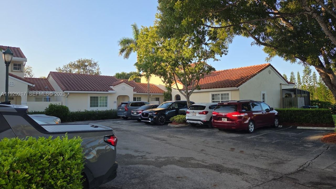 For Rent: $3,000 (2 beds, 2 baths, 1410 Square Feet)